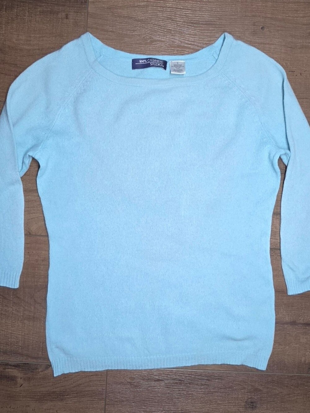 100% Cashmere Studio Light Blue Cashmere Sweater – Size Small